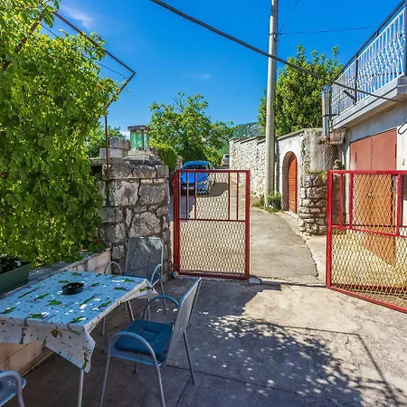 Σπίτι διακοπών Rustikale Mit 2 Privatparkplaetzen, Grillbereich, Waschmaschine