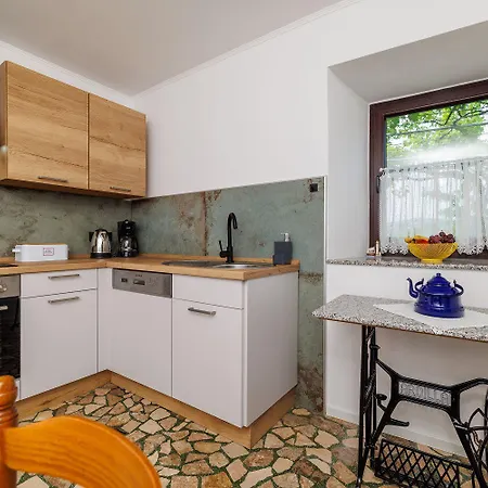 Rustikale Mit 2 Privatparkplaetzen, Grillbereich, Waschmaschine * Grižane