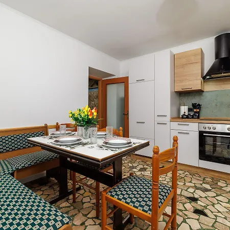 בית נופש Rustikale Mit 2 Privatparkplaetzen, Grillbereich, Waschmaschine