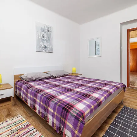 Rustikale Mit 2 Privatparkplaetzen, Grillbereich, Waschmaschine Σπίτι διακοπών Grižane