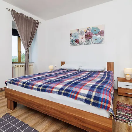 בית נופש Rustikale Mit 2 Privatparkplaetzen, Grillbereich, Waschmaschine Grižane