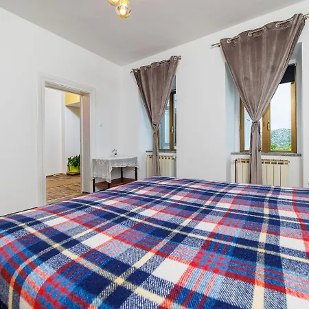 Rustikale Mit 2 Privatparkplaetzen, Grillbereich, Waschmaschine * Grižane
