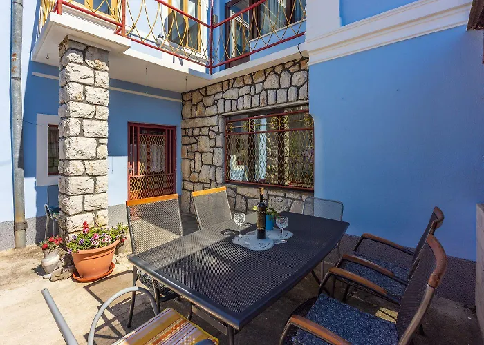 Rustikale Mit 2 Privatparkplaetzen, Grillbereich, Waschmaschine Grižane