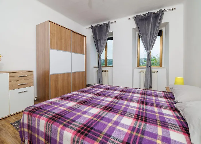 Rustikale Mit 2 Privatparkplaetzen, Grillbereich, Waschmaschine Feriehus