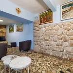 Rustikale Mit 2 Privatparkplaetzen, Grillbereich, Waschmaschine * Grižane
