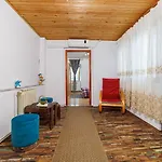 Rustikale Mit 2 Privatparkplaetzen, Grillbereich, Waschmaschine Grižane