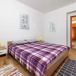 Rustikale Mit 2 Privatparkplaetzen, Grillbereich, Waschmaschine 別荘 Grižane
