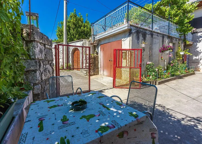 Rustikale Mit 2 Privatparkplaetzen, Grillbereich, Waschmaschine