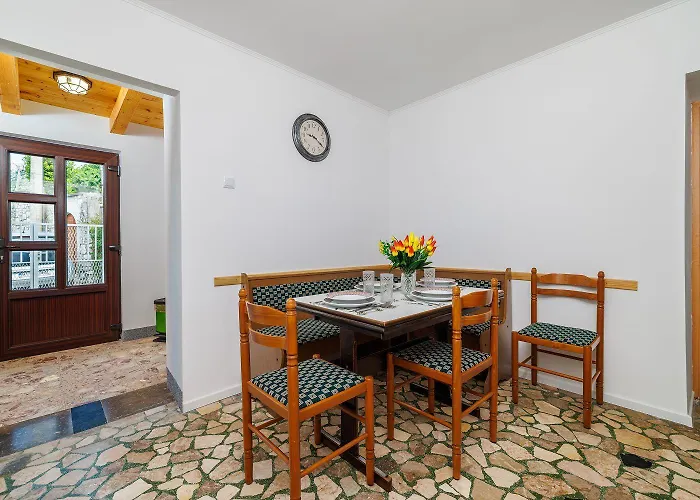 Rustikale Mit 2 Privatparkplaetzen, Grillbereich, Waschmaschine