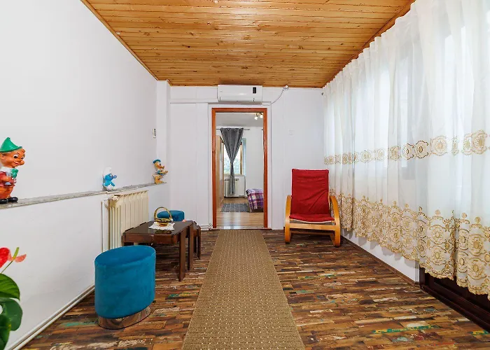 Rustikale Mit 2 Privatparkplaetzen, Grillbereich, Waschmaschine Grizane-Belgrad