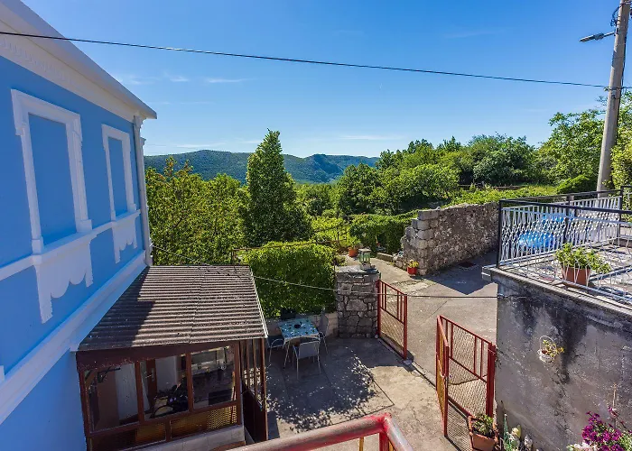 Holiday home Rustikale Mit 2 Privatparkplaetzen, Grillbereich, Waschmaschine